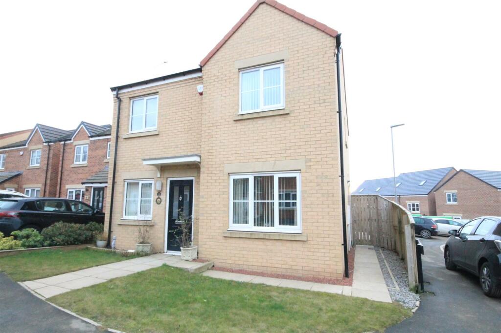 4 bedroom detached house for rent in Sterling Way, Shildon, DL4
