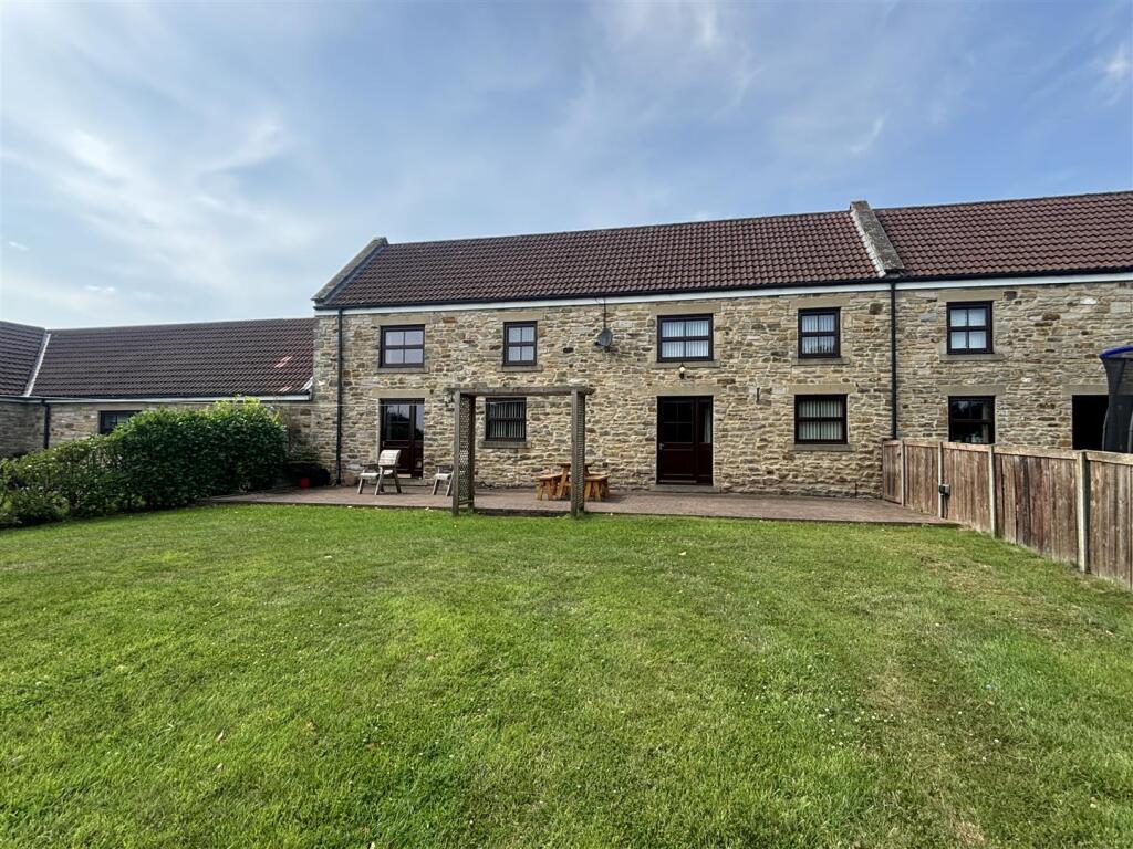 Main image of property: The Stables, Oakenshaw