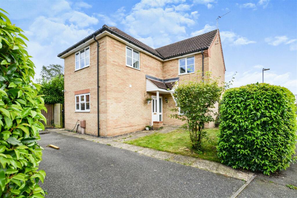 4 bedroom detached house for sale in West End Road, Laughton
