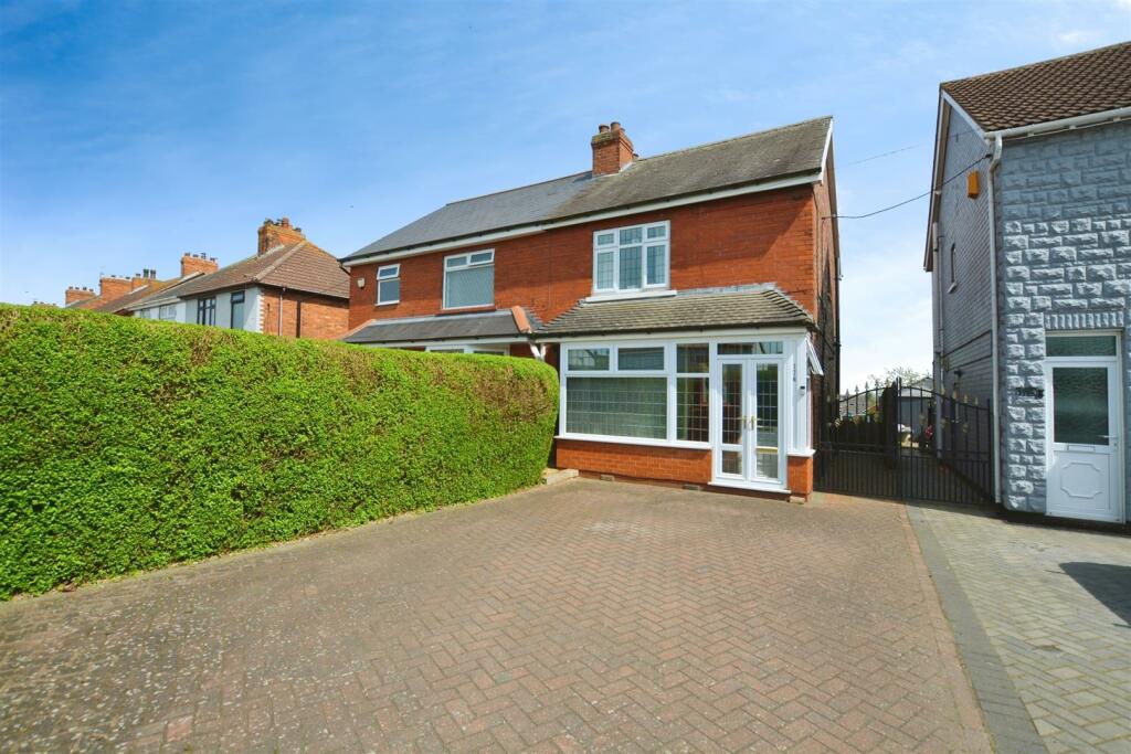 2 bedroom semidetached house for sale in Messingham Road, Scunthorpe, DN17