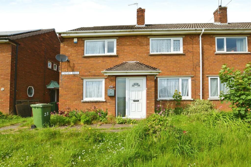 3 bedroom semidetached house for sale in Caenby Road, Scunthorpe, DN17