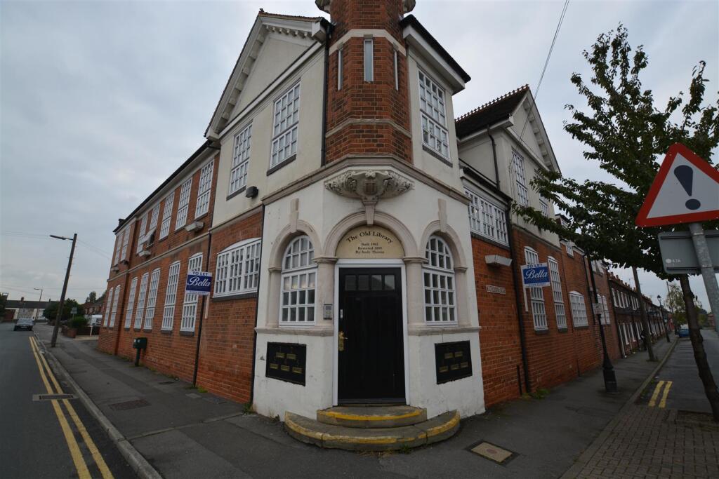 Main image of property: Cottage Beck Road, Scunthorpe