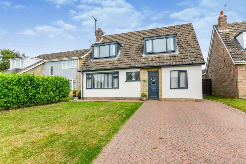 3 bedroom detached house for sale in Richdale Avenue, Kirton Lindsey