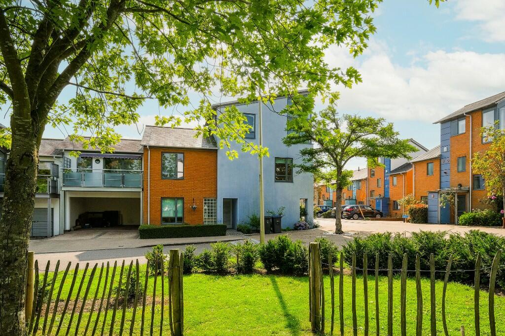 Additional property image - Simplicity Lane, Harlow, Essex, CM17