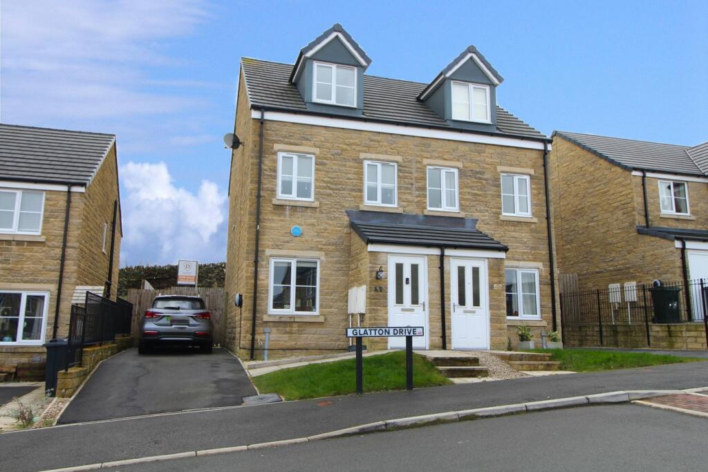 3 bedroom semidetached house for sale in Glatton Drive, Oakworth