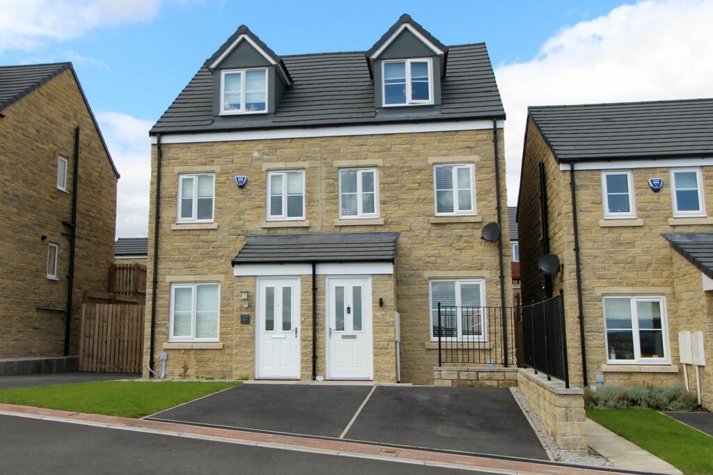 3 bedroom semidetached house for sale in Buckworth Road, Oakworth