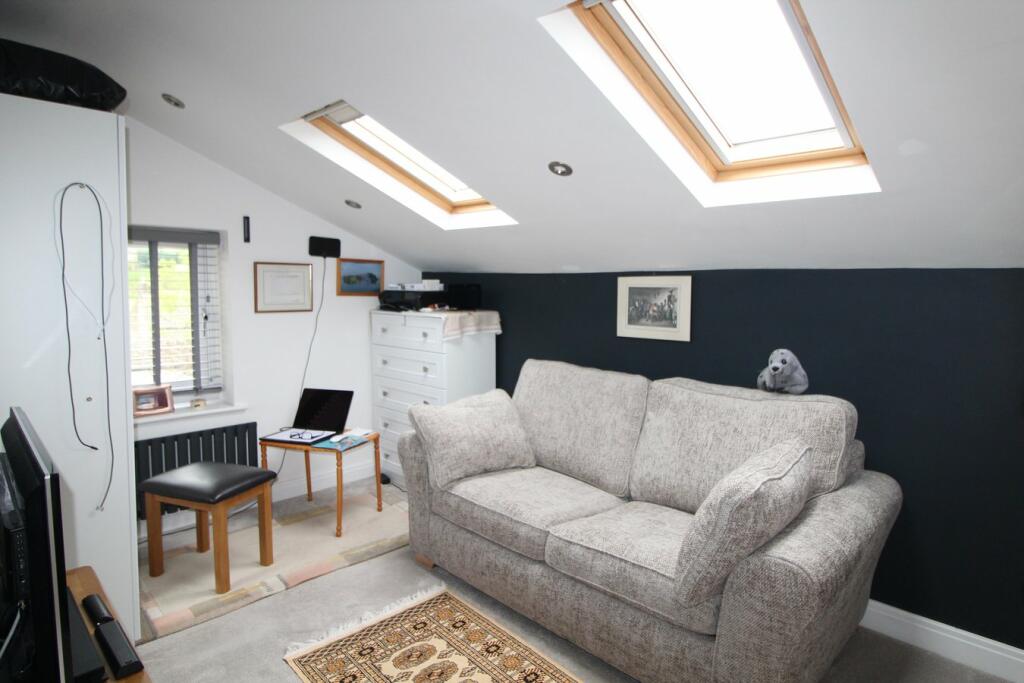 Additional property image - Hob Cote Close, Oakworth, Keighley, BD22