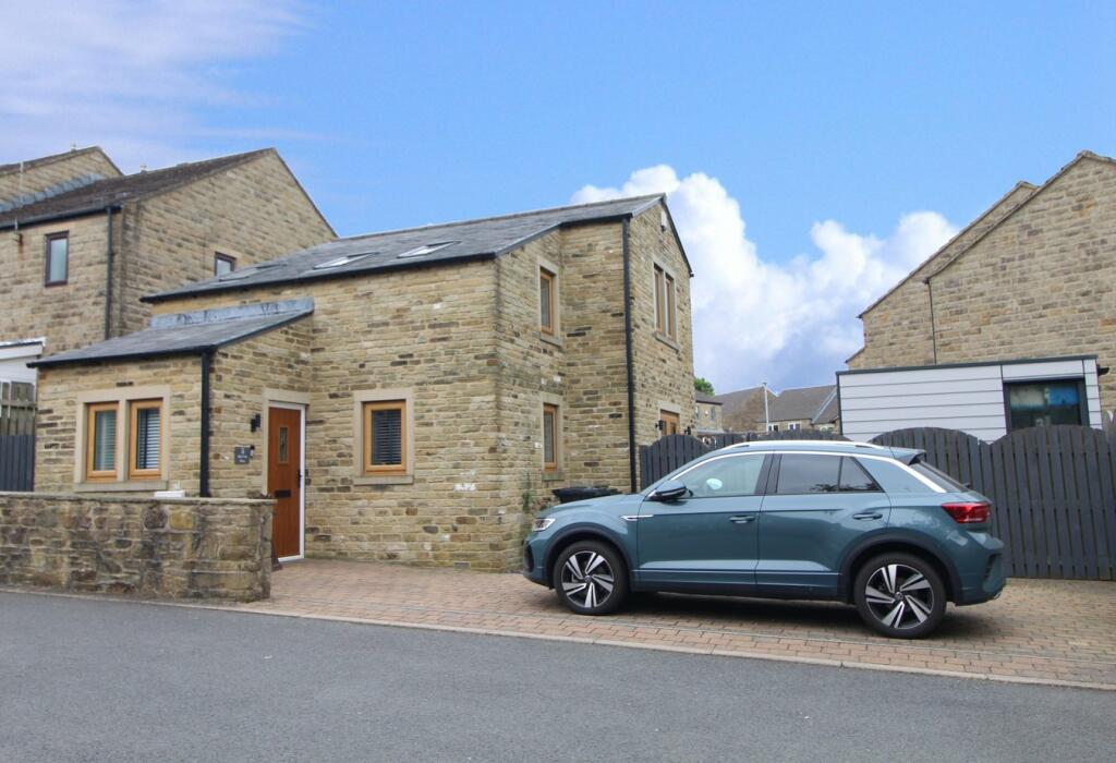 Additional property image - Hob Cote Close, Oakworth, Keighley, BD22