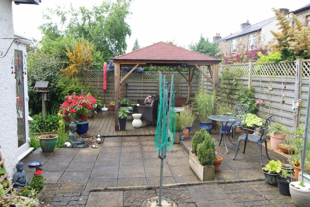 Additional property image - Daleside Road, Riddlesden, Keighley, BD20