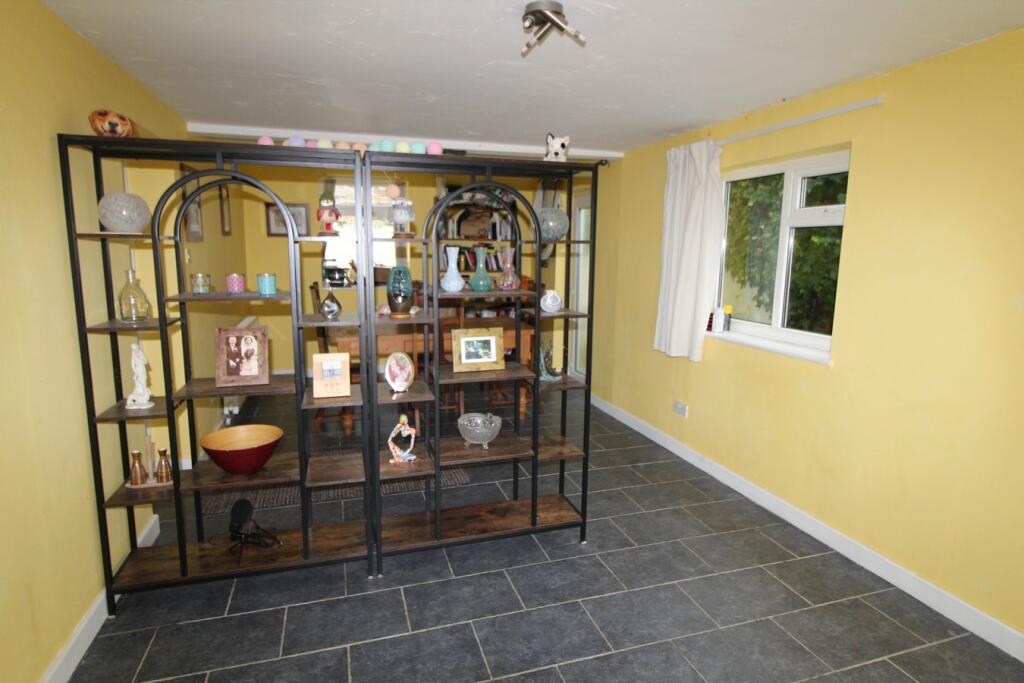 Additional property image - Dunkirk Rise, Riddlesden, Keighley, BD20