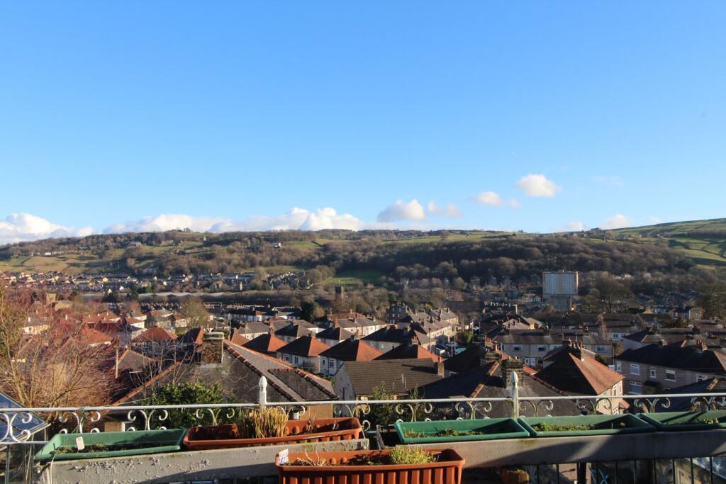 Additional property image - Cranleigh Mount, Keighley, BD21
