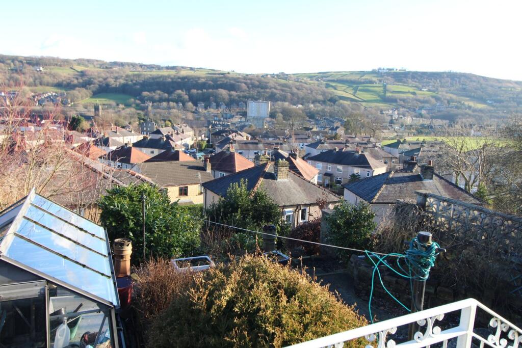 Additional property image - Cranleigh Mount, Keighley, BD21