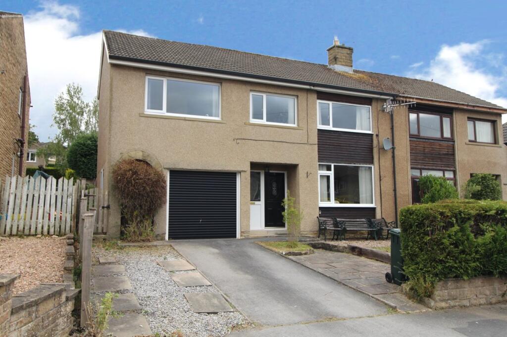 4 bedroom semi-detached house