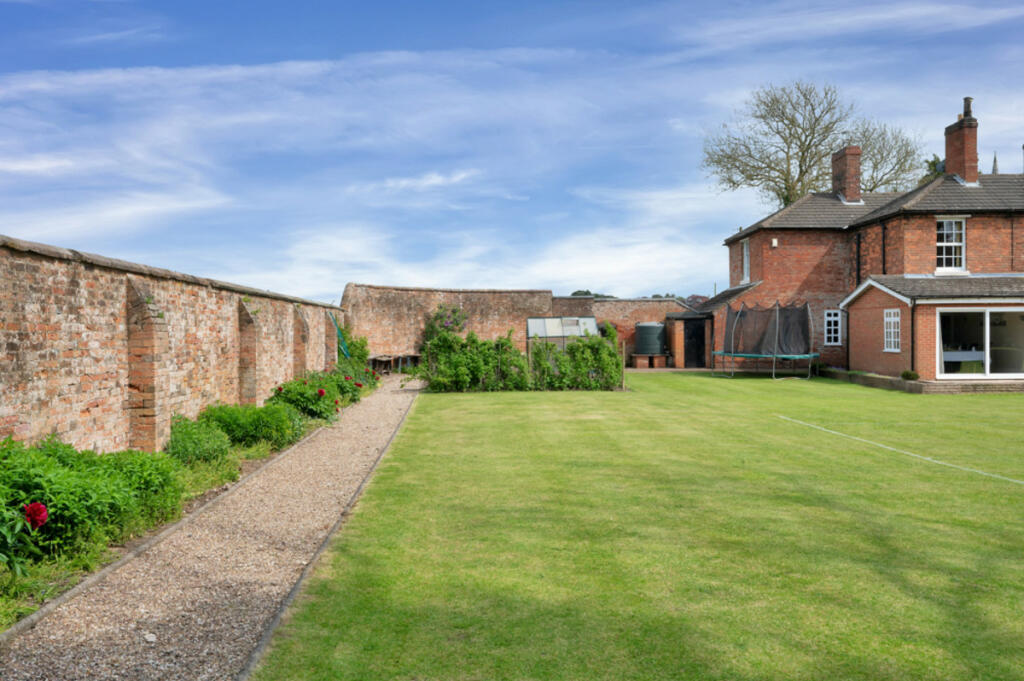 Additional property image - Marston-on-Dove Hilton Derby, Derbyshire, DE65 5GB