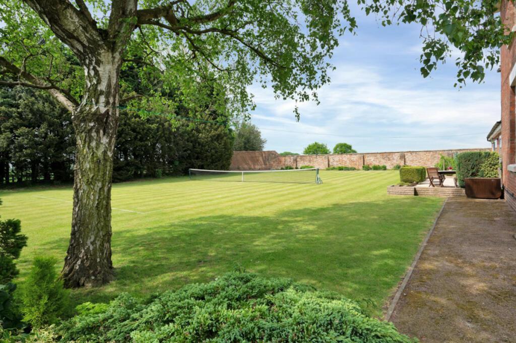 Additional property image - Marston-on-Dove Hilton Derby, Derbyshire, DE65 5GB