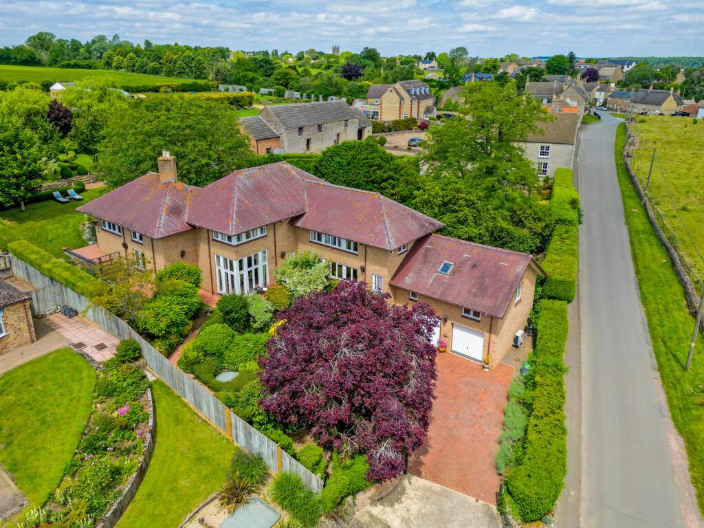 4 bedroom detached house for sale in Polopit, Titchmarsh, Kettering NN14