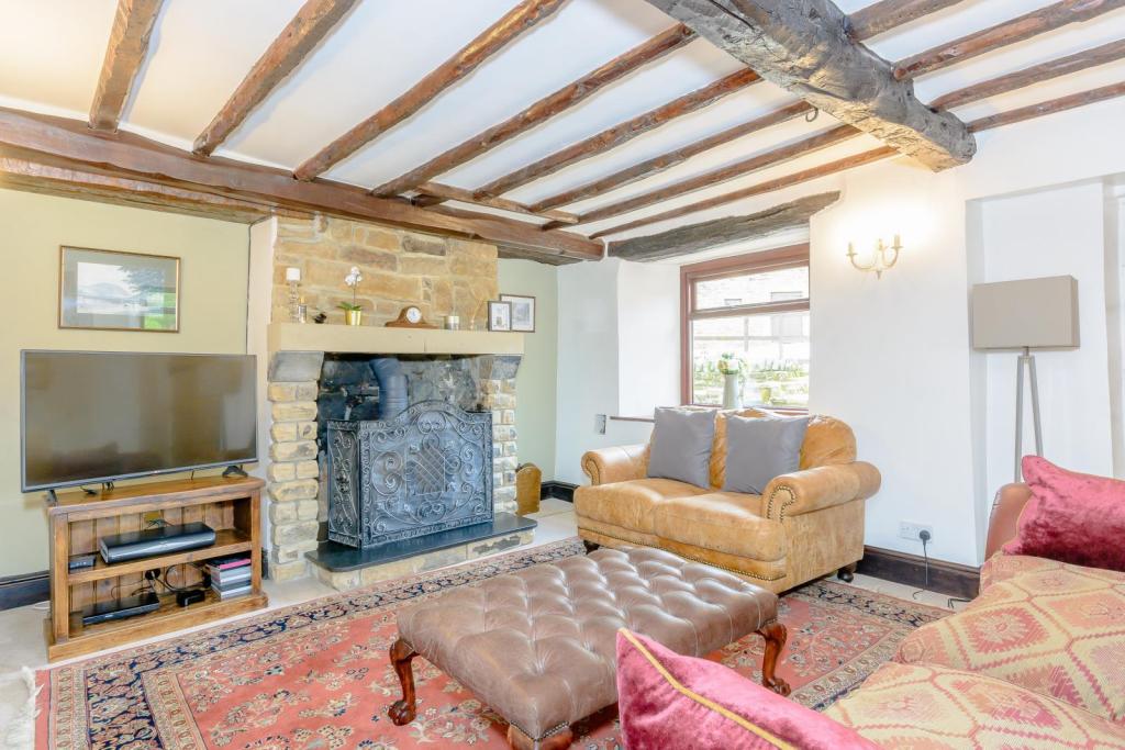 5 bedroom detached house for sale in Rowsley, Matlock, Derbyshire, DE4