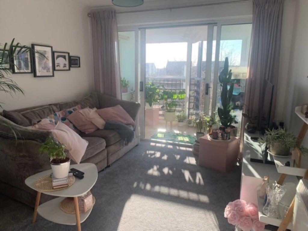 Main image of property: Thornhill Close, Carterton