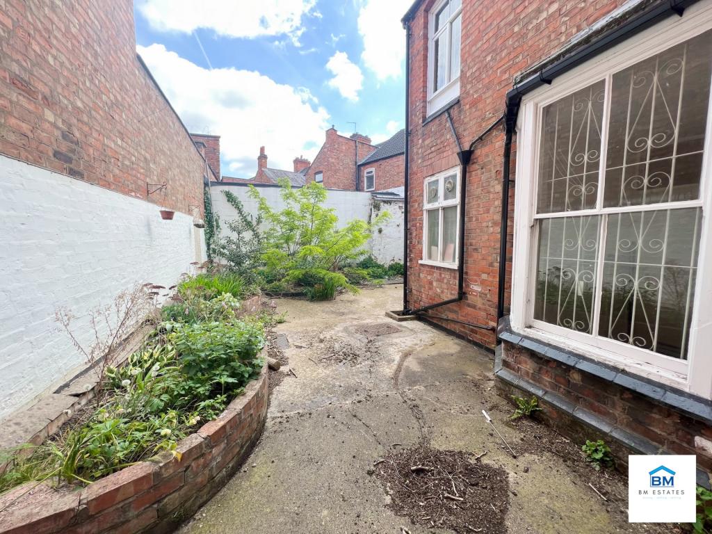 Commercial property for sale in Narborough Road, Leicester, LE3