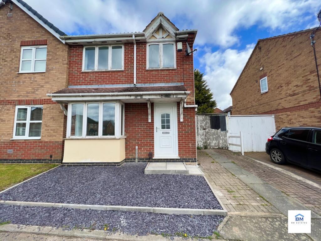 3 bedroom semi-detached house for sale in Cranesbill Road, Hamilton, LE5