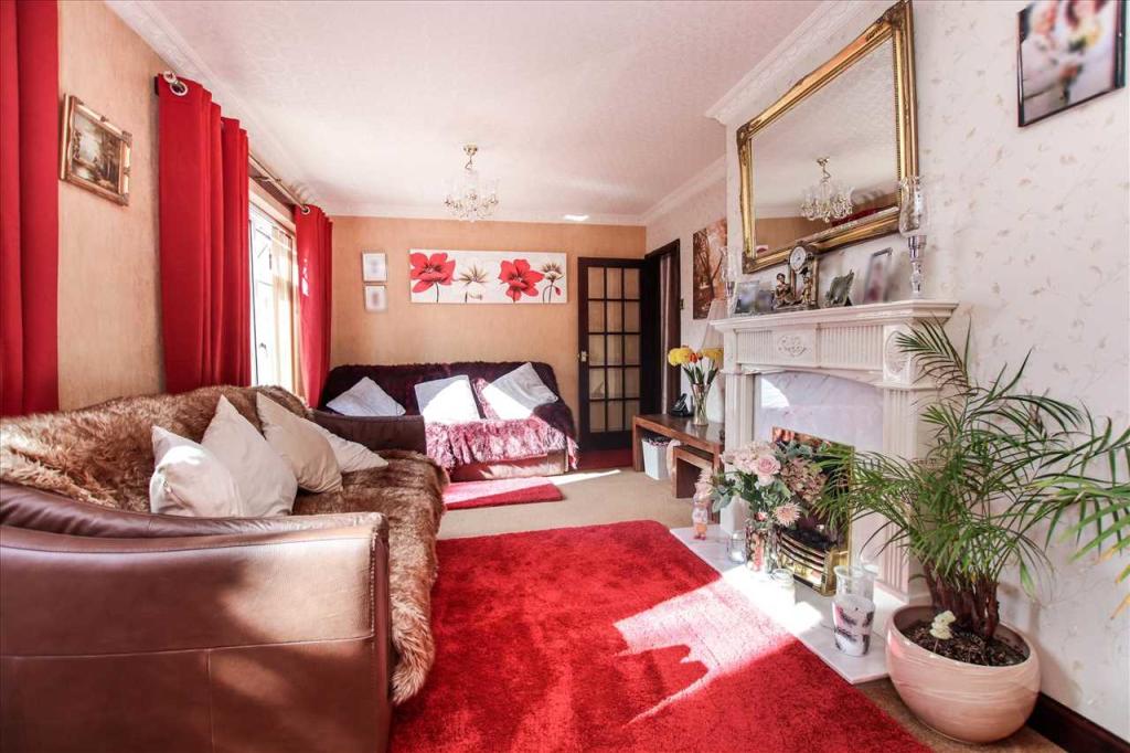 2 bedroom detached house for sale in Hawthorn Avenue, Waddington, LN5