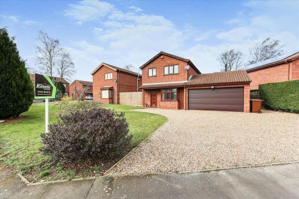 3 bedroom detached house for sale in Malham Drive, Lincoln, LN6
