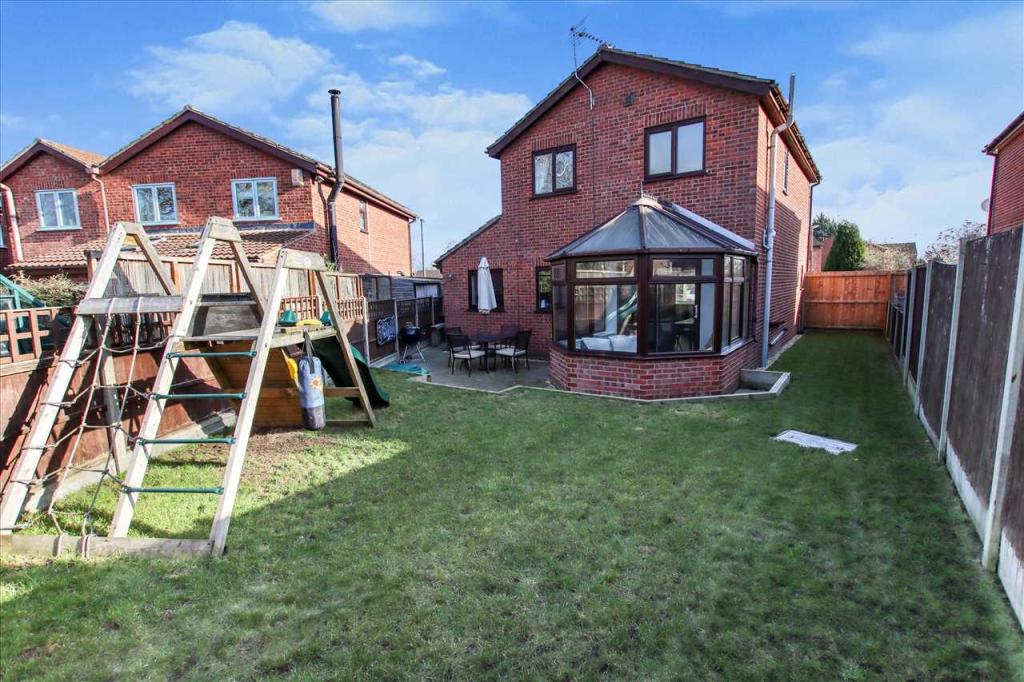 3 bedroom detached house for sale in Malham Drive, Lincoln, LN6
