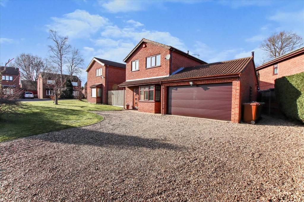 3 bedroom detached house for sale in Malham Drive, Lincoln, LN6