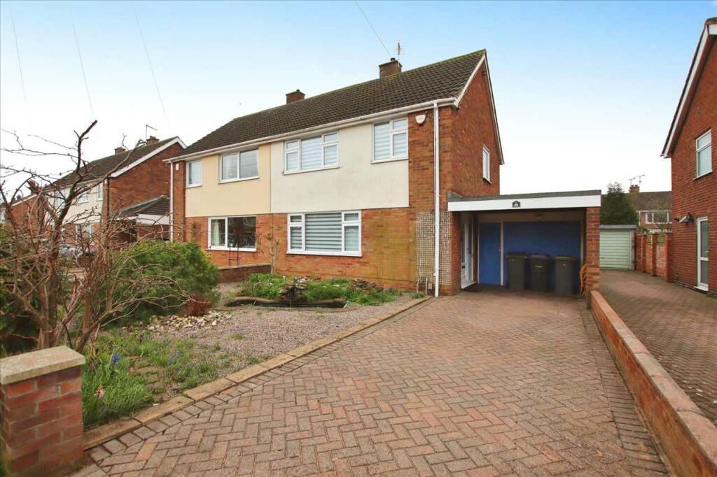 3 bedroom semidetached house for sale in Dore Avenue, North Hykeham