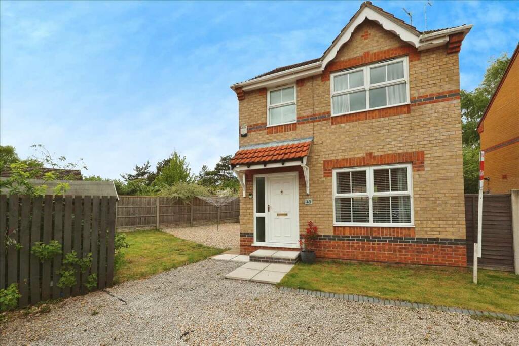 3 bedroom detached house for sale in Baker Crescent, Lincoln, LN6