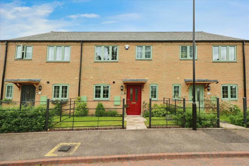 3 bedroom terraced house for sale in Parklands Drive, Sudbrooke, LN2