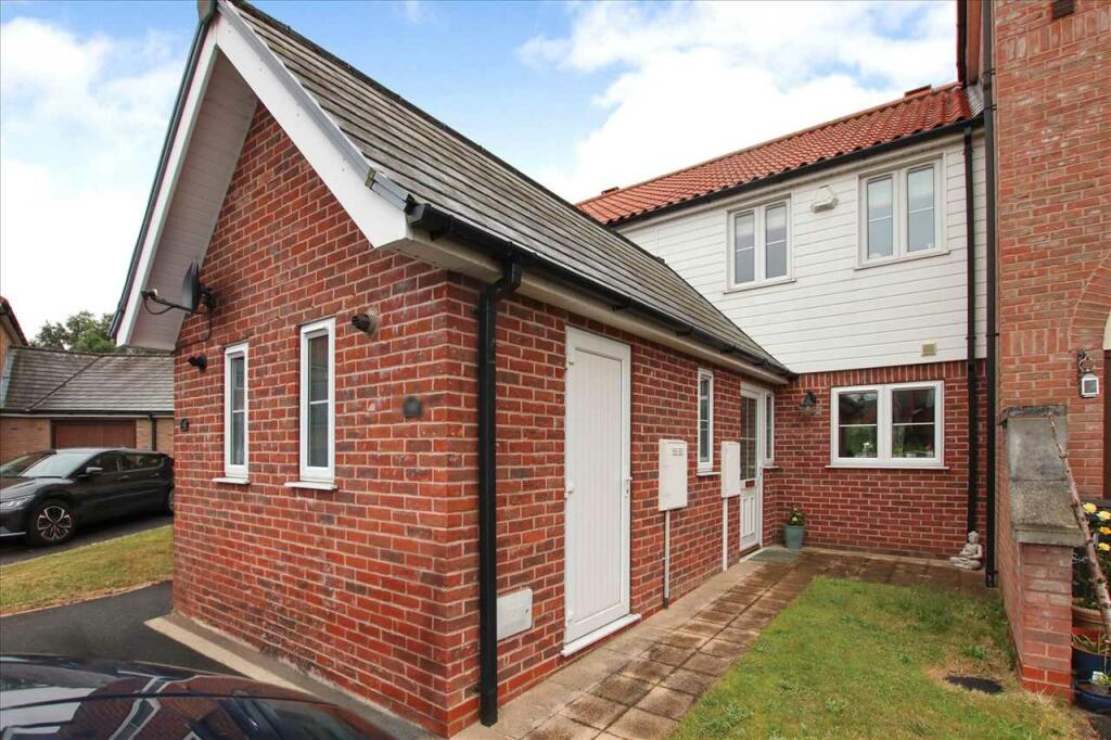 2 bedroom terraced house for sale in Park Lane, Burton Waters, Lincoln, LN1