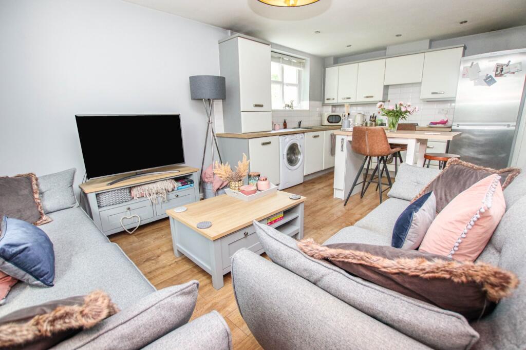 Main image of property: Nero Way, North Hykeham, Lincoln, Lincolnshire, LN6