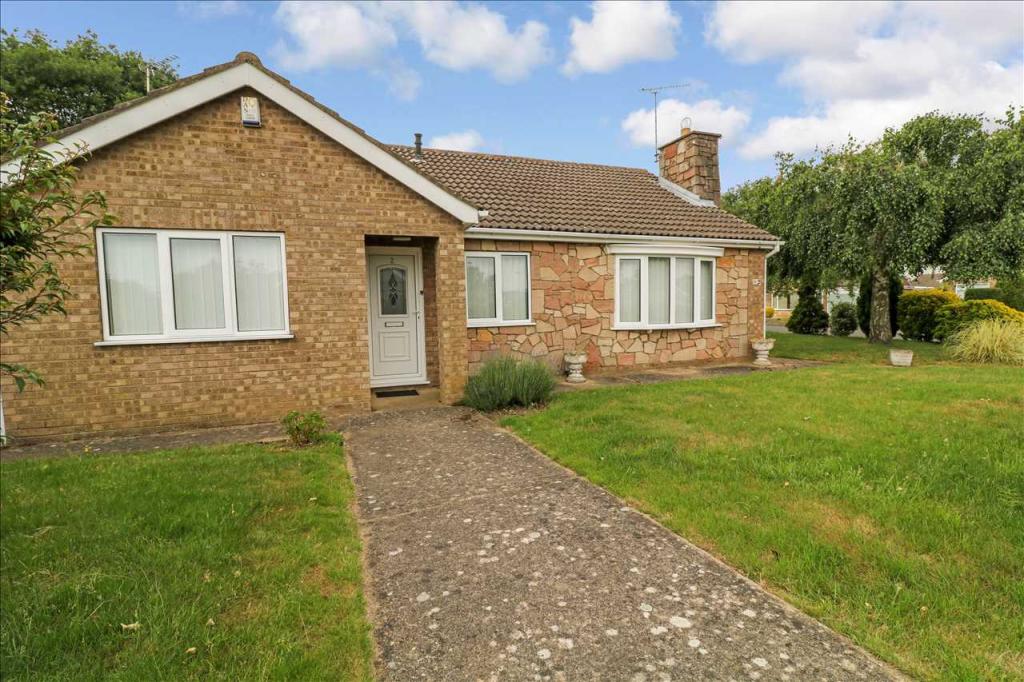 3 bedroom bungalow for sale in Stone Moor Road, North Hykeham, North