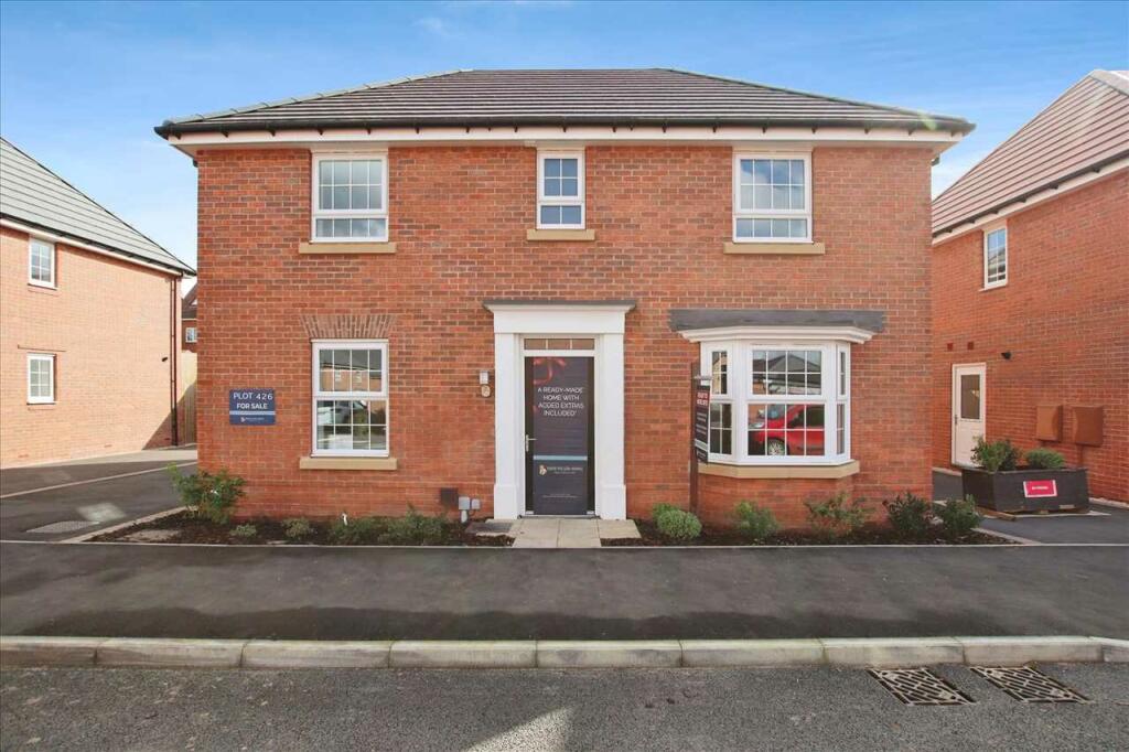4 bedroom detached house for sale in Fernwood Village, Fernwood, Newark