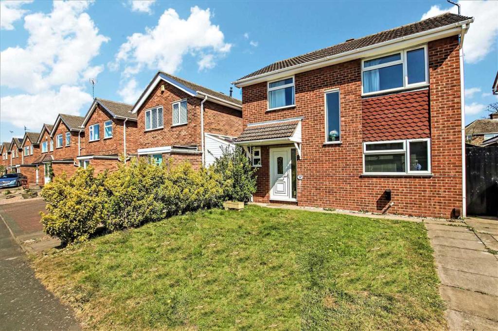 4 bedroom detached house for sale in Helsby Road, Brant ...