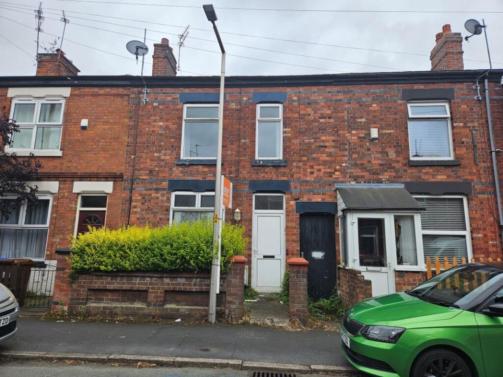 Main image of property: 38 Charles Street, Stockport, Cheshire, SK1 3JR