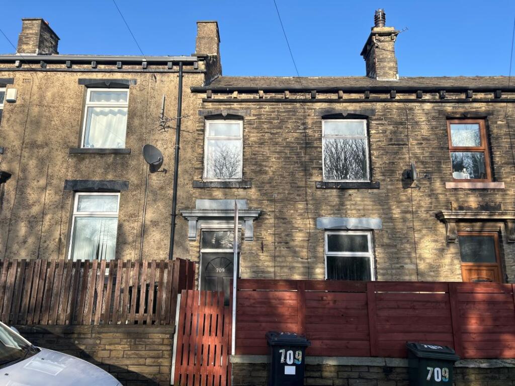 Main image of property: 709 Cleckheaton Road, Oakenshaw, Bradford, West Yorkshire, BD12 7BB