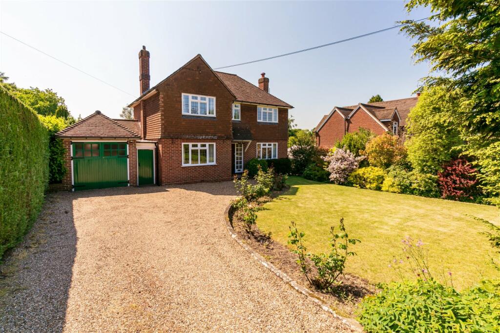 3 bedroom detached house for sale in Woodlands Road, Bookham, KT23