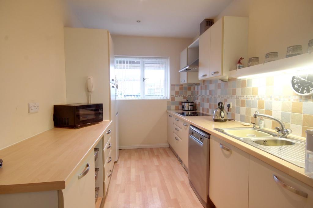 2 bedroom flat for rent in Bambridge Court, Maidstone, ME14