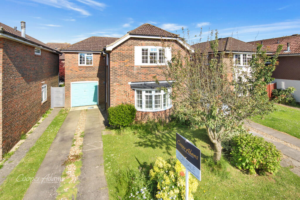 4 bedroom detached house for sale in Foxdale Drive, Angmering, West