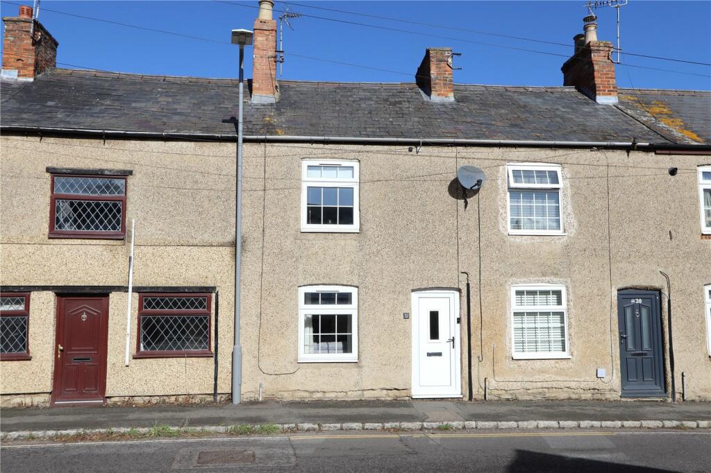 1 bedroom terraced house for sale in Weston Road, Olney
