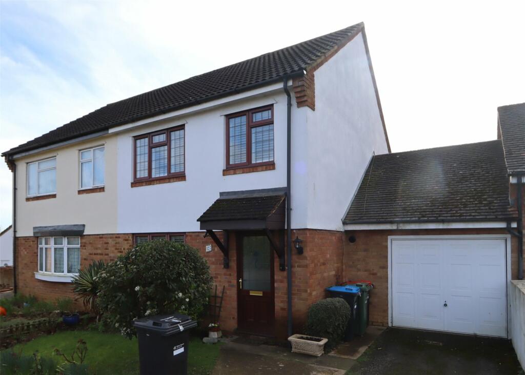 3 bedroom semi-detached house for sale in Westbury Lane, Newport Pagnell, MK16