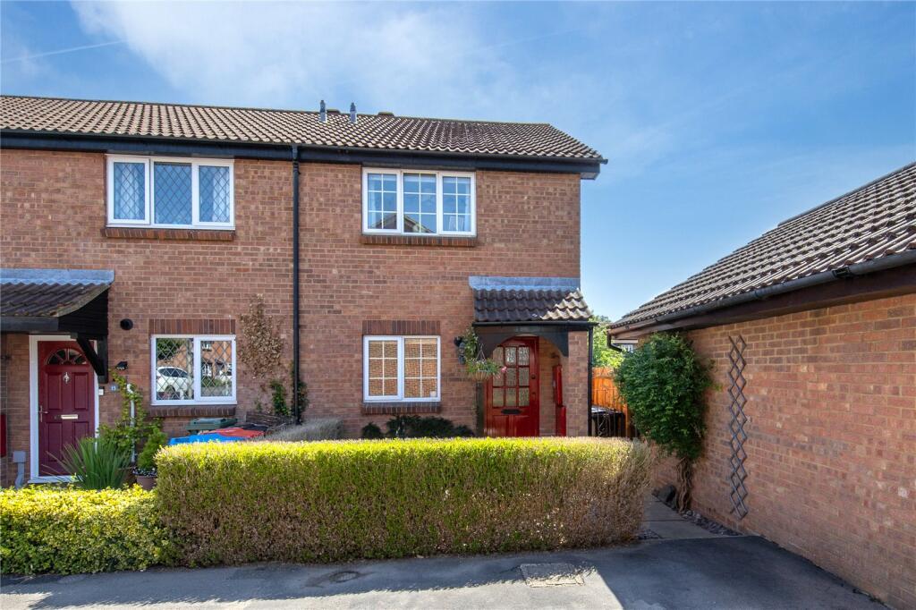 2 bedroom end of terrace house for sale in Greenwich Gardens, Newport