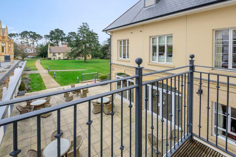 2 bedroom retirement property for sale in Park, Garnier