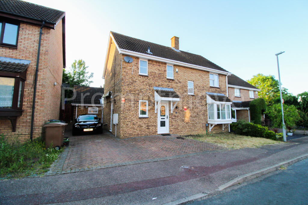 Main image of property: Snowford Close, Luton, Bedfordshire, LU3