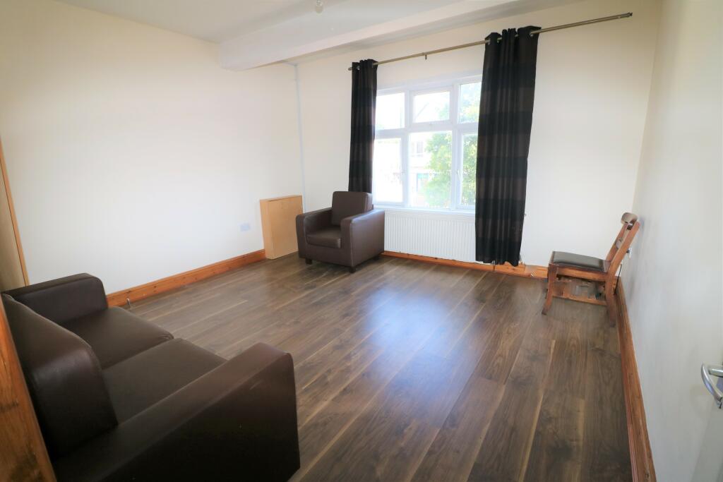 Studio flat for rent in Dunstable Road Luton LU1 1DD, LU1