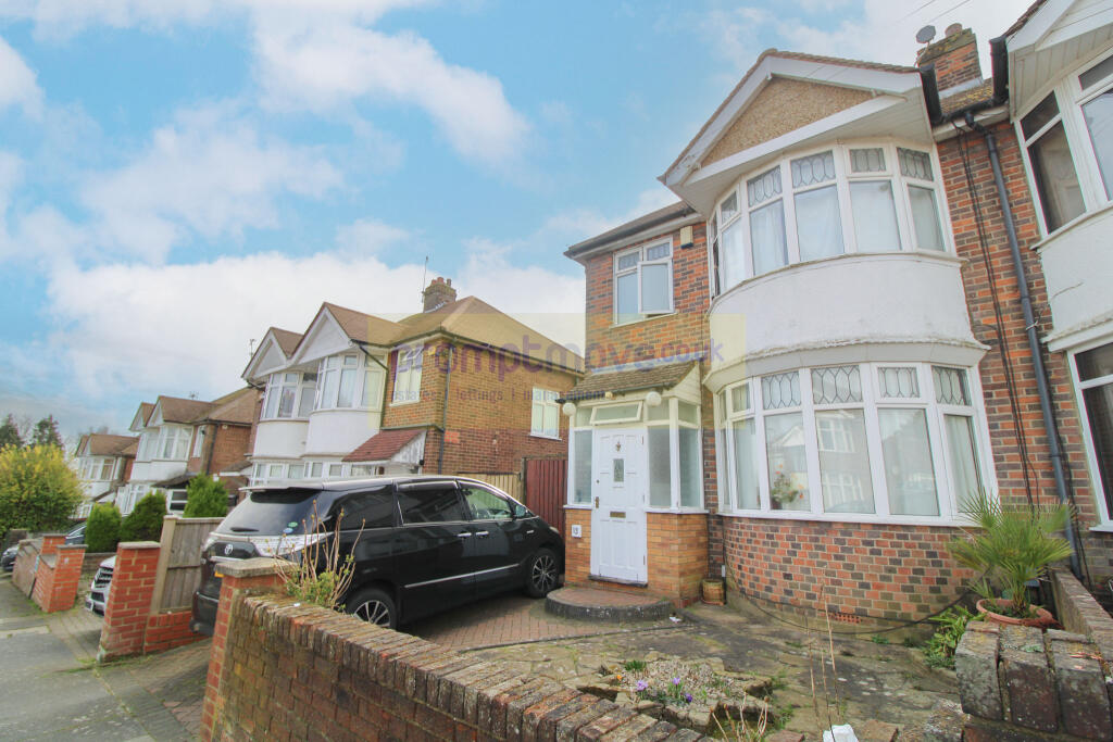 Main image of property: Exton Avenue, Luton, Bedfordshire, LU2