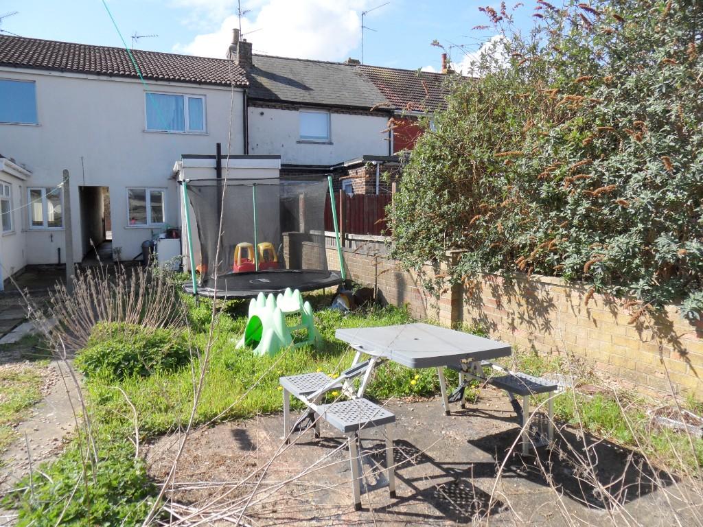 2 bedroom terraced house for sale in Bridge Road, Sutton Bridge, PE12