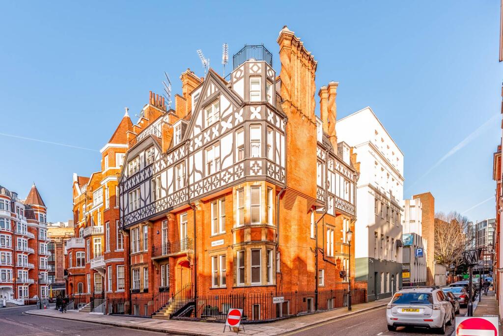 Main image of property: Hans Crescent, SW1X, Knightsbridge, London, SW1X